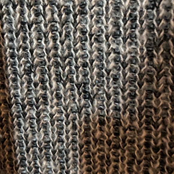 Black and white cardigan ( bundle & save ) - Picture 5 of 6